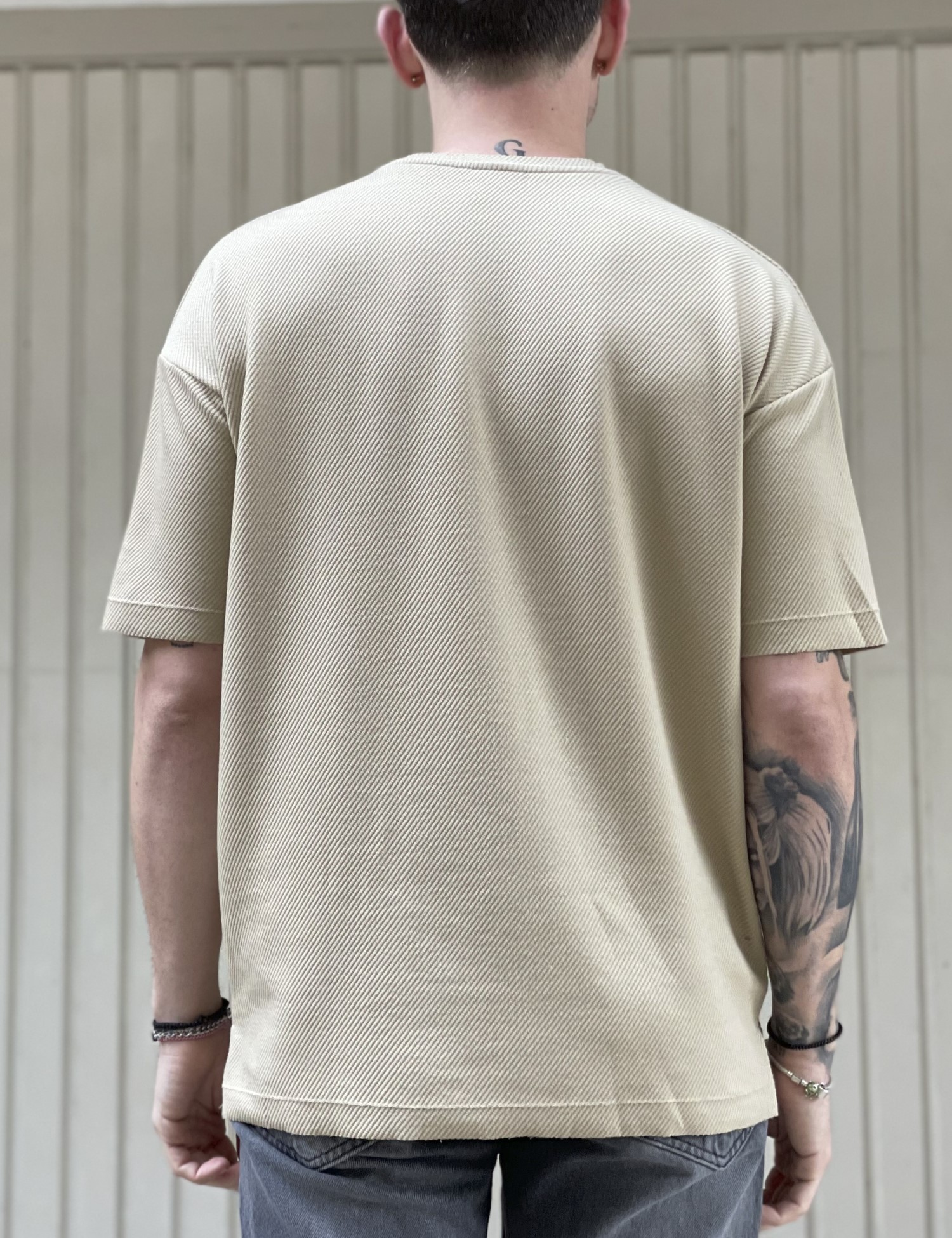 Ανδρική μπεζ κοντομάνικη μπλούζα Oversized με τσεπάκι TST2057B φωτογραφία